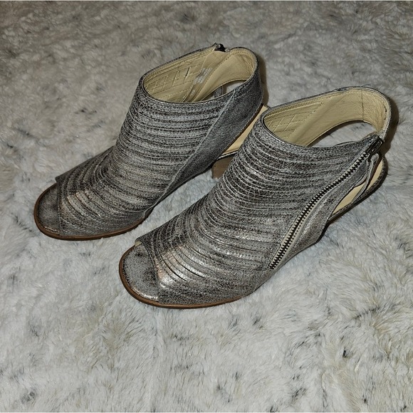 Paul Green Leather Pewter Stacked Sandals Zip Enry Size 6.5 Very Lightly Worn - Picture 6 of 14